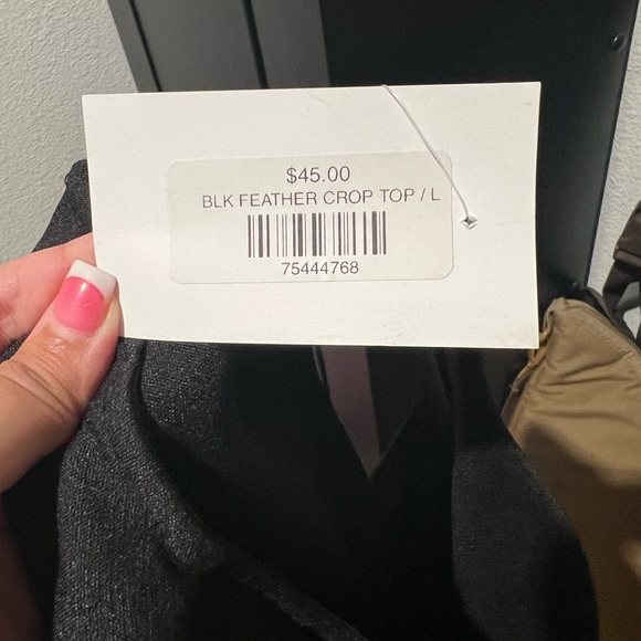 Black feather top! - Picture 2 of 2